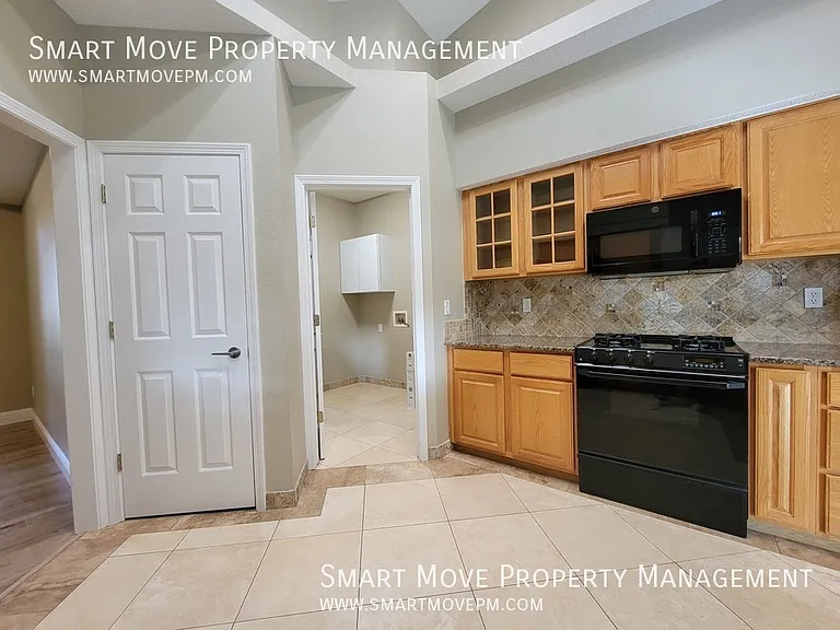 1096 N Glenabby Pl — Photo 8