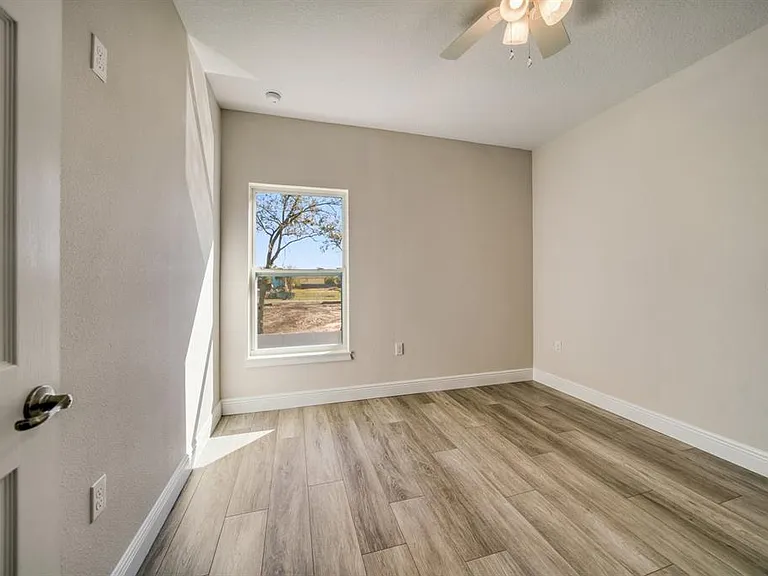 8411 Daves Homes Pl — Photo 9