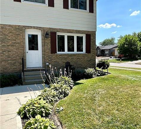 2nd image of 202 Richardson Dr #29