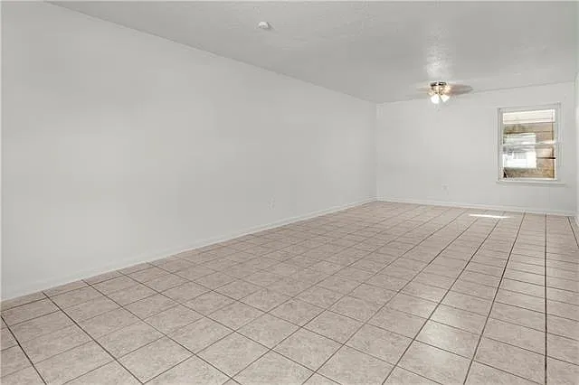 4 bed, 2.5 bath, 2000 sqft, $2,200 — Photo 4