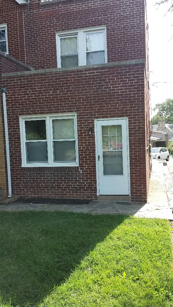 3134 New Castle - Apt 1 — Photo 1