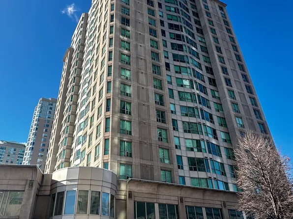 18 Lee Centre Dr, Toronto, ON