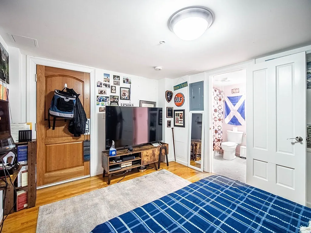 Studio, 265 sqft, $2,200 — Photo 2