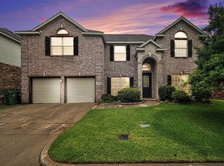 2320 Bay Lakes Ct, Arlington, TX 76016