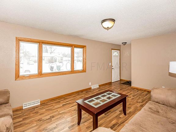 3rd image of 106 4th Ave E