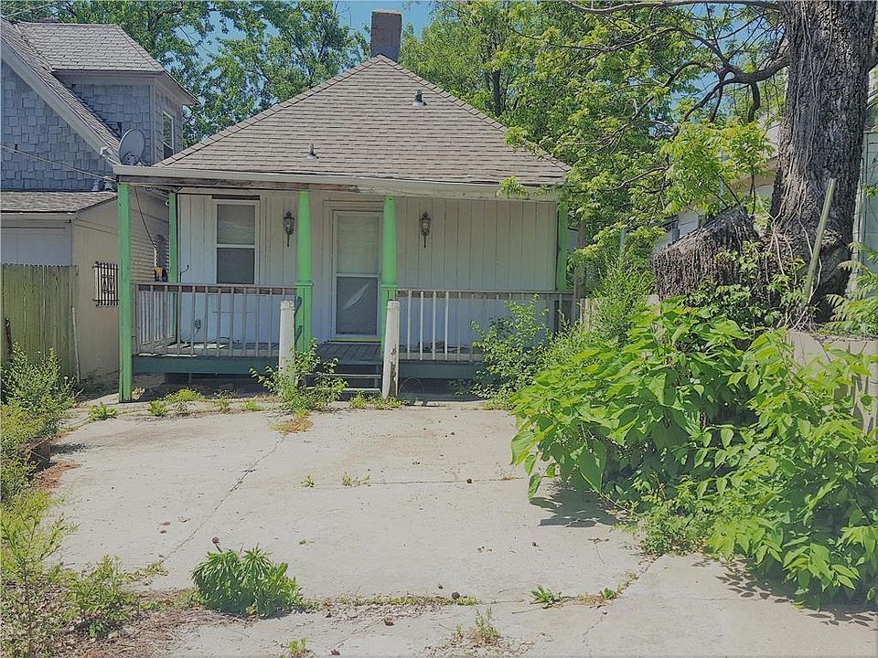 1st image of 15 S Boeke St