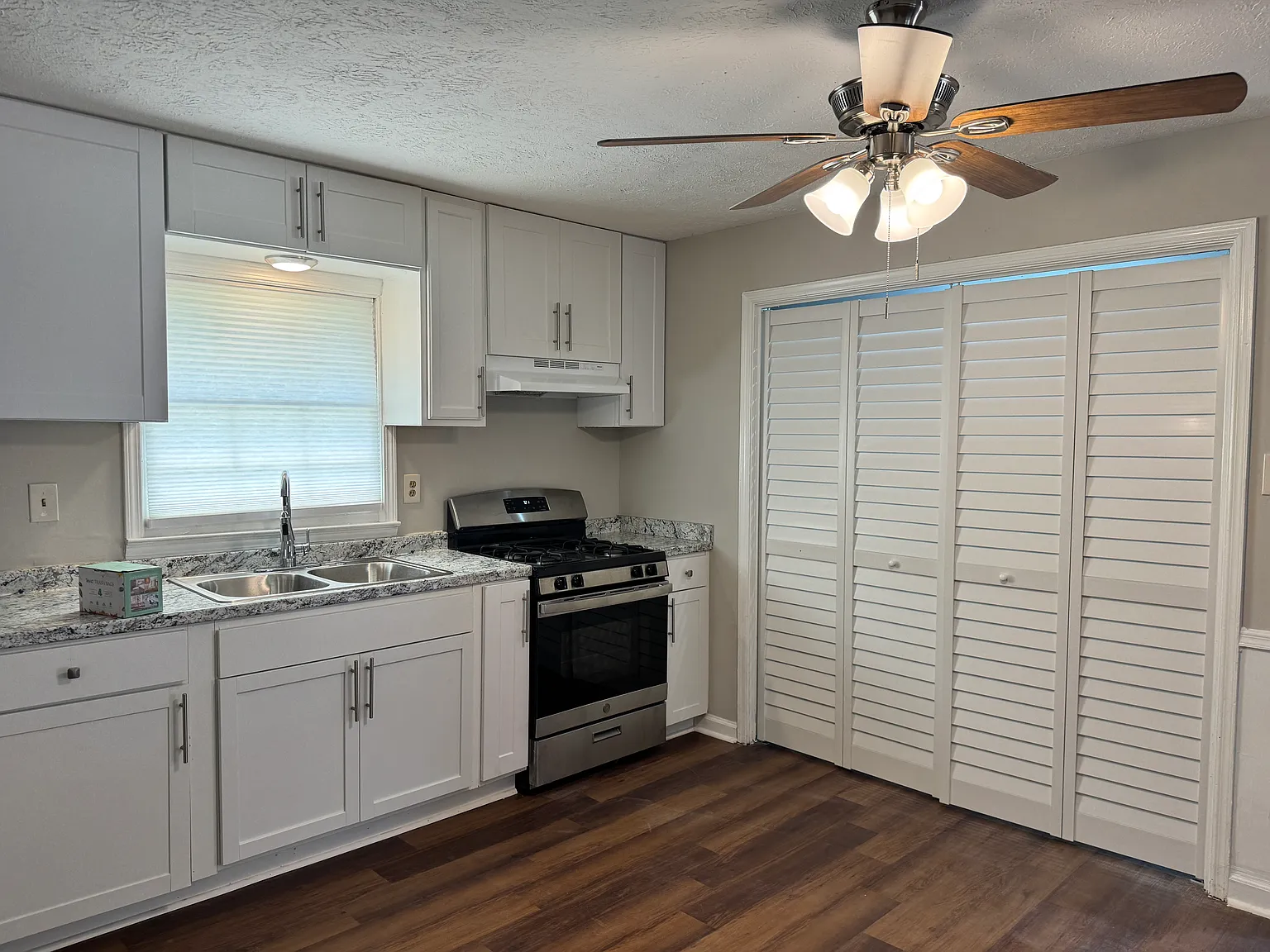 2 bed, 900 sqft, $1,400 — Photo 4