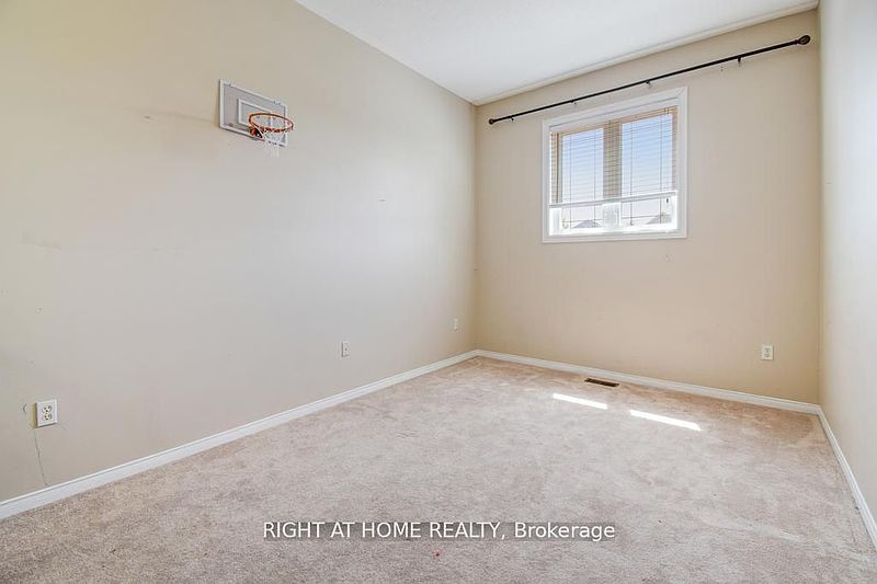 Brampton House for rent - 3 Bedrooms — photo 28