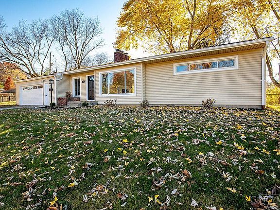 2nd image of 130 Elaine Dr