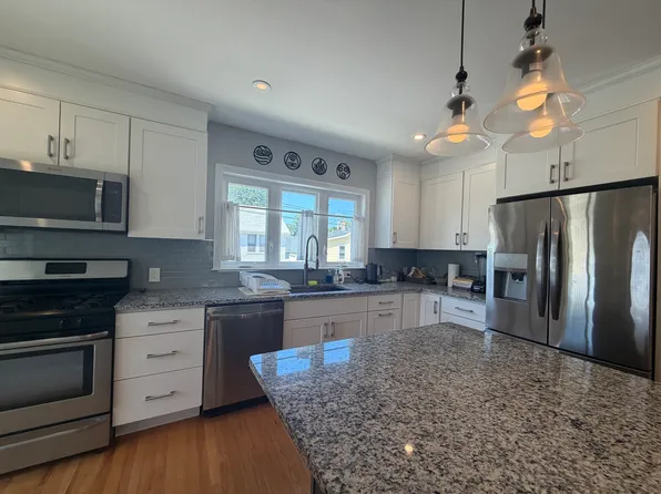 416 Baker St #1A, West Roxbury, MA 02132
