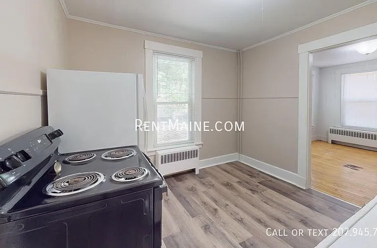 145 Essex St #B — Photo 3