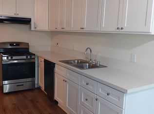 Kingswood Village, Reseda, CA 91335
