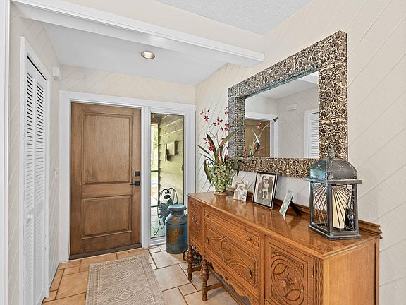 4th image of 11001 SW Hawkview Circle