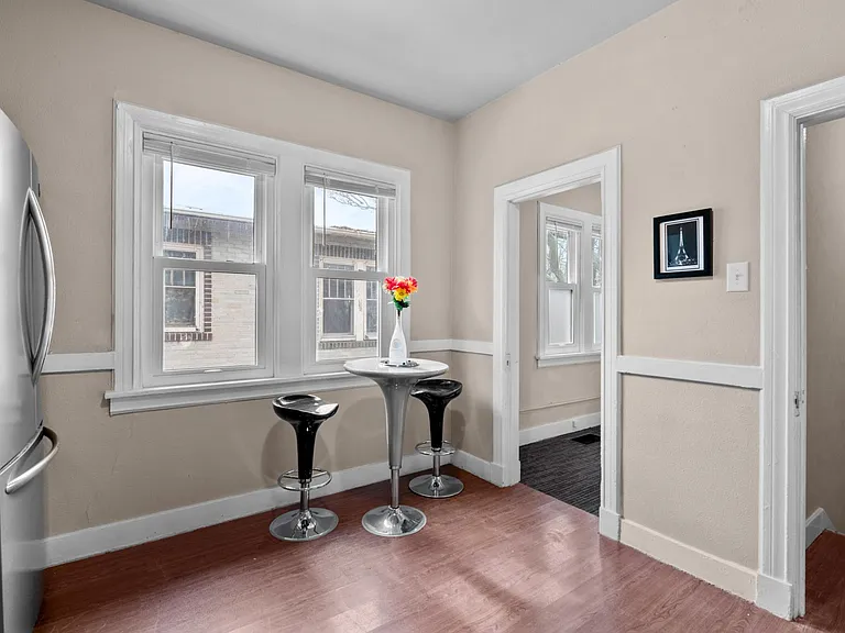 1465 Perry St — Photo 5