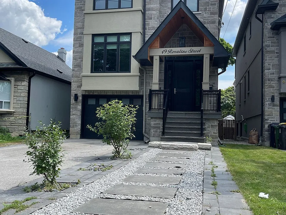 49 Roxaline St