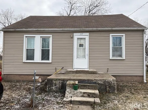 117 N Iroquois St, Goodland, IN 47948