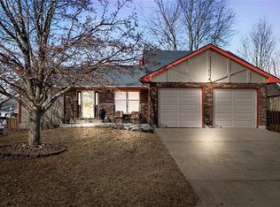 814 Peach Tree St, Excelsior Springs, MO 64024