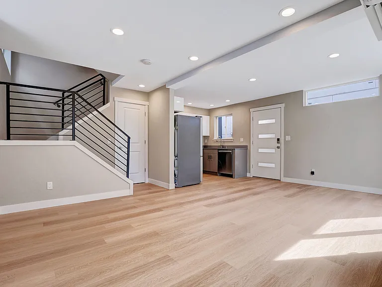 3020 4th Ave W #B — Photo 4