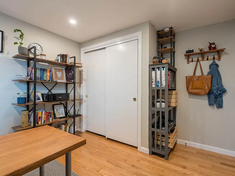 35 Putnam St — Photo 16