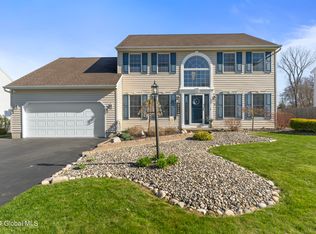 10 Squire Rd, Schenectady, NY 12304