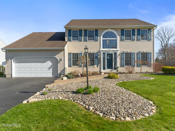 10 Squire Road, Colonie, NY 12304