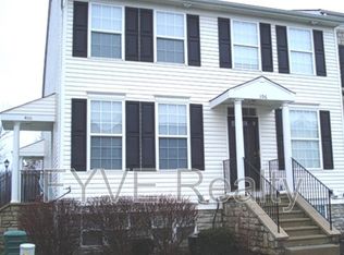 396 Oxford Oak Dr, Blacklick, OH