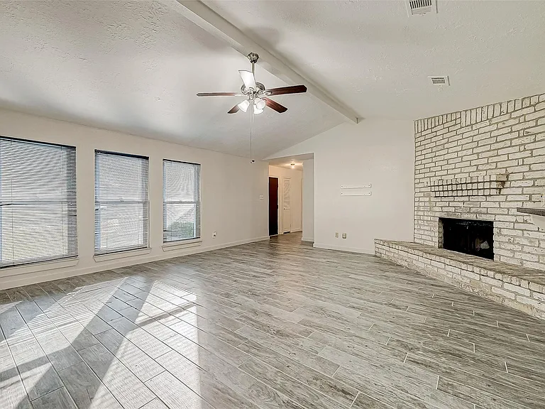 610 Bienville Ln — Photo 14