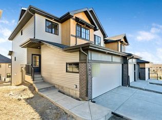 362 N Heritage Blvd, Cochrane, AB T4C 2M1