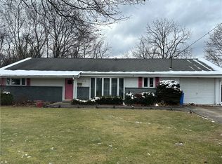 990 Quaker Dr, North Huntingdon, PA 15642