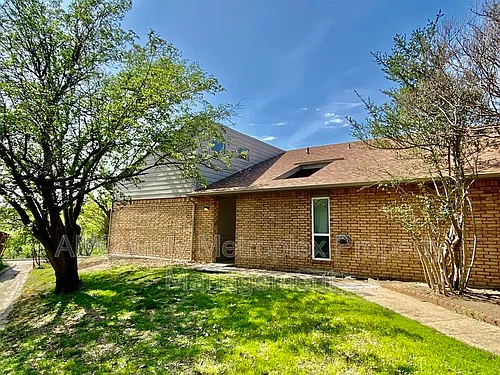 2023 Springwood Pl #A Photo 1