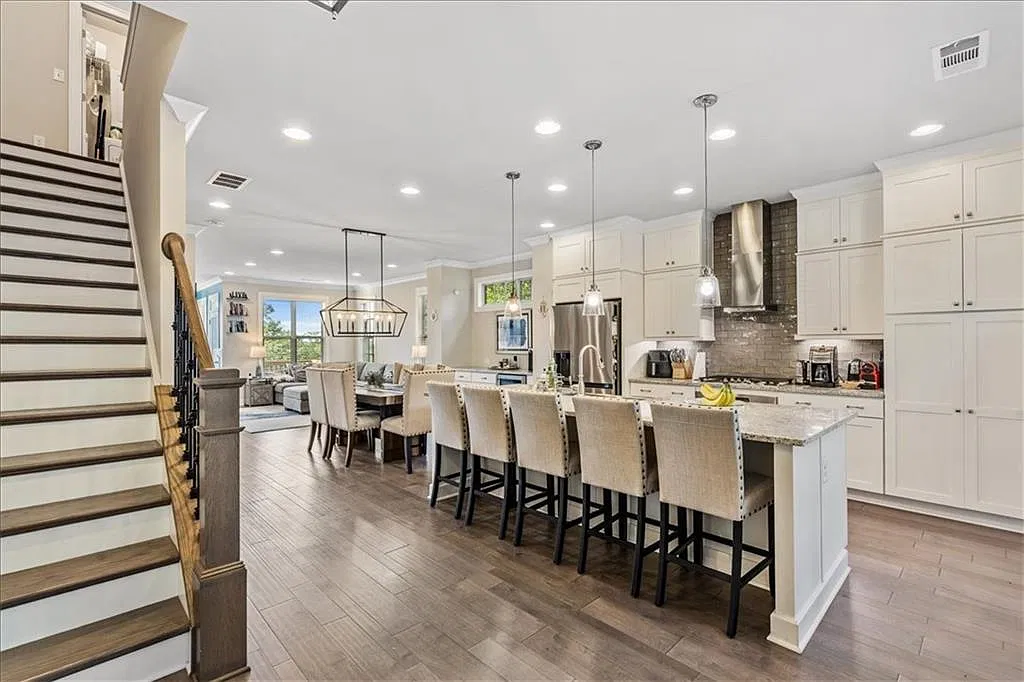 3 bed, 3.5 bath, 2074 sqft, $3,400 — Photo 3