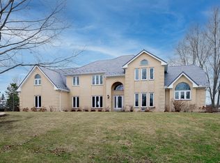 3821 Nottingham Dr, Long Grove, IL 60047