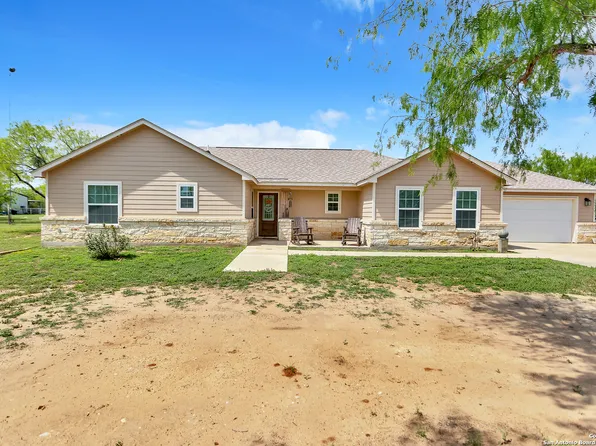 15517 Benton City Rd, Von Ormy, TX 78073