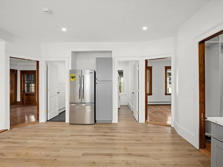 183 Vernon St #2 — Photo 3