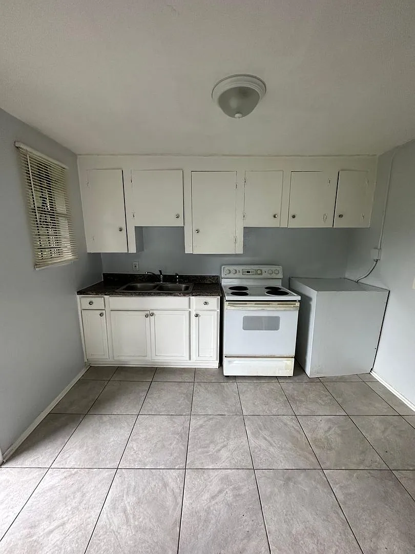 1364 Harrison St. — Photo 3