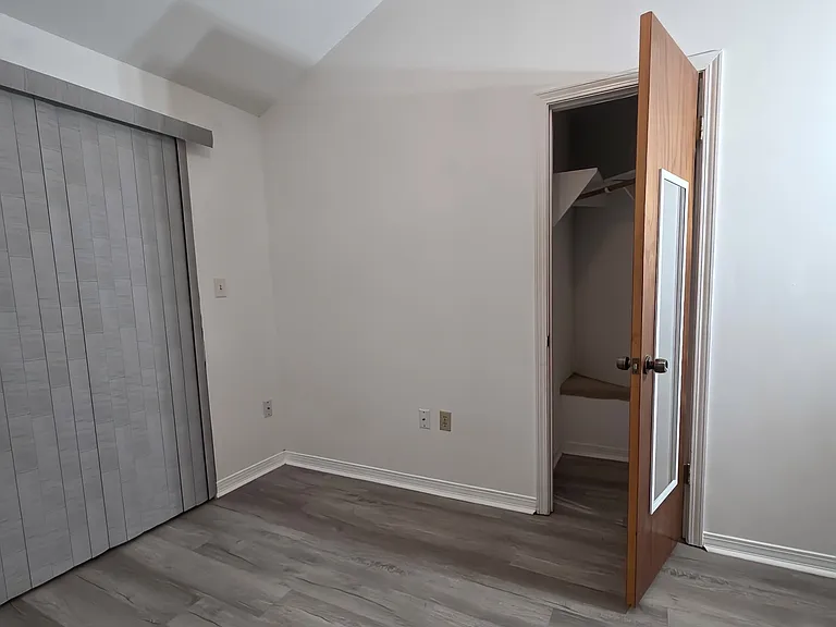 8 Viking Dr NW #C — Photo 14