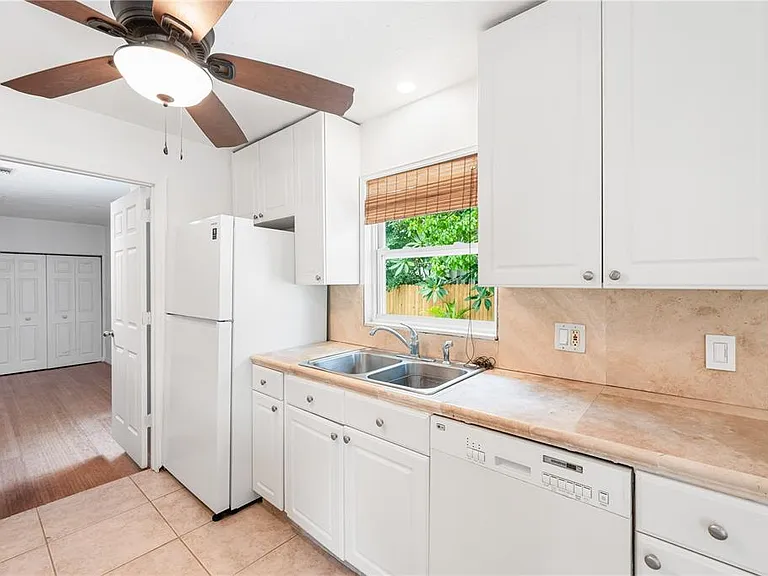 3709 Alden Way — Photo 17