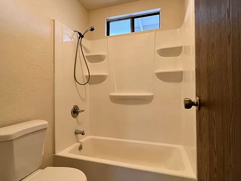 Bridgeview Apartments — Photo 11