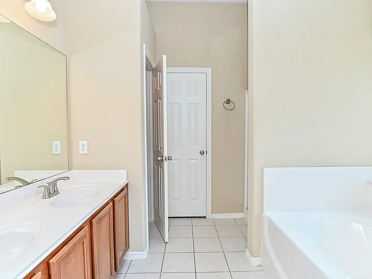 719 Levi Bnd — Photo 24