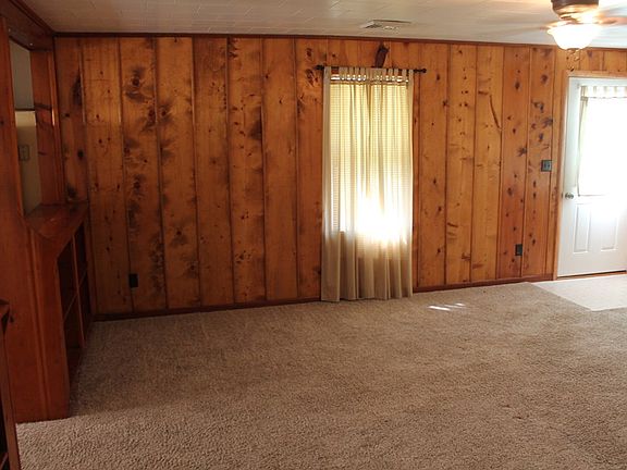 3rd image of 1004 N Main St
