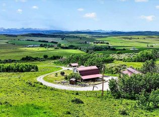 161194 E 538th Ave E, Foothills County, AB T0L1H0
