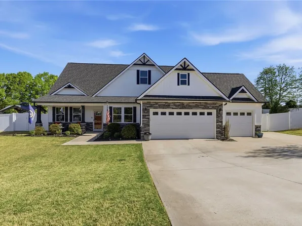 404 Josie Way, Boiling Springs, SC 29316