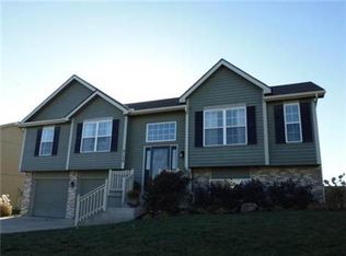 9136 N Mulberry Ave, Kansas City, MO 64155
