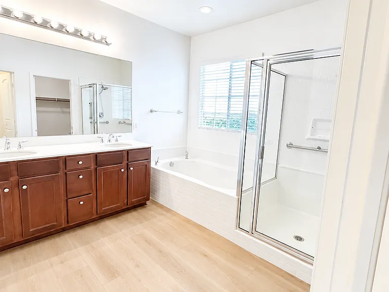 33919 Galleron St — Photo 11