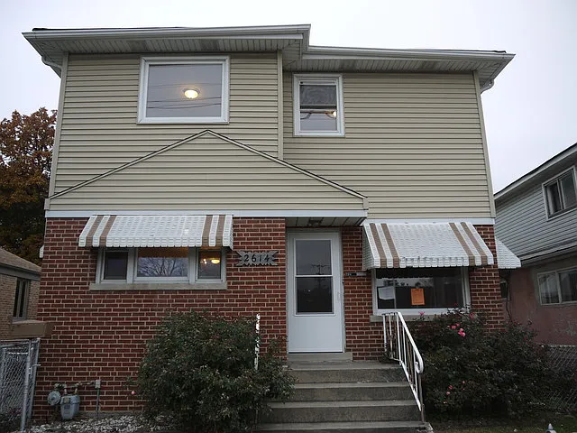 2614 Thatcher Ave photo 1