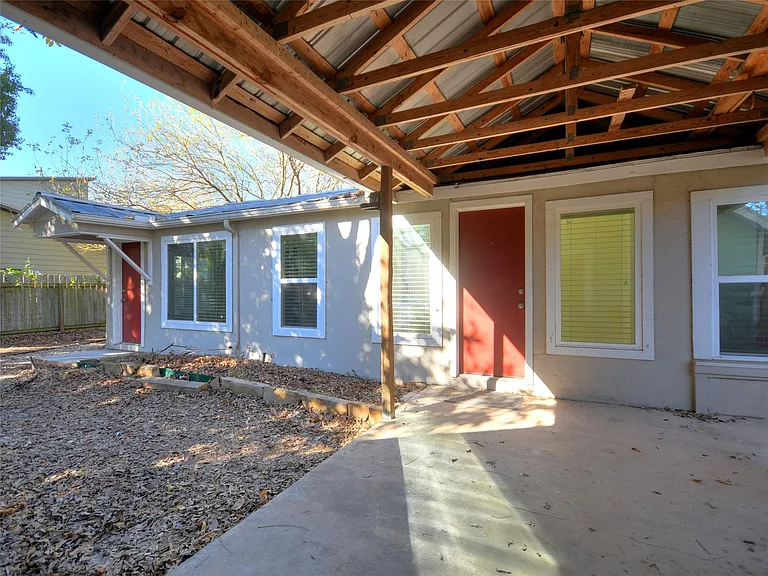 4604 Red River St #B — Photo 2