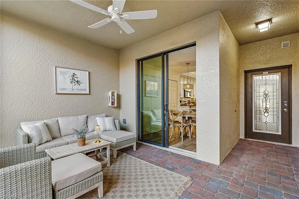 2 bed, 2.0 bath, 1352 sqft, $7,500 — Photo 3