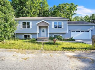 208 Parkview Dr, Kingsley, MI 49649