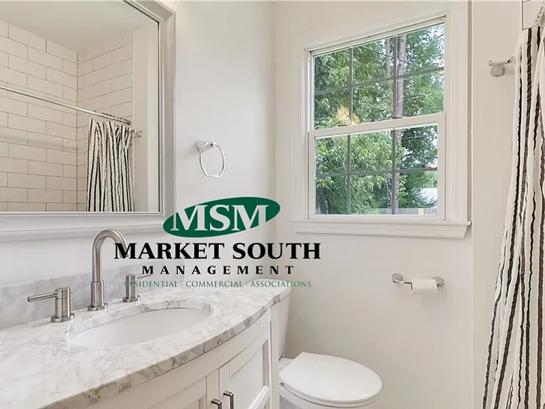 326 Columbus Dr — Photo 6