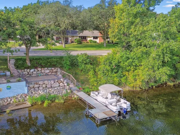 141 Lakeshore Dr, Big Lake, MN 55309